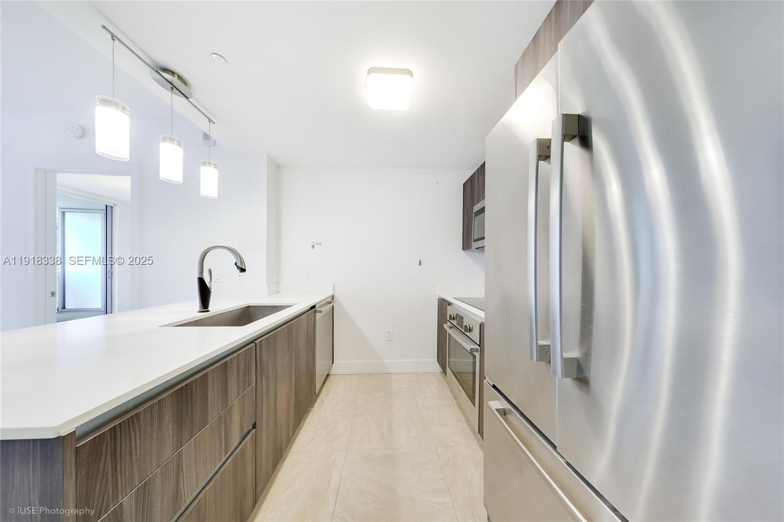 488 NE 18th St # 2304