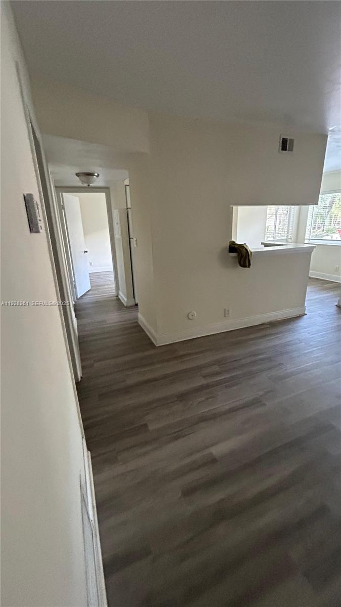 5686 Rock Island Rd # 107