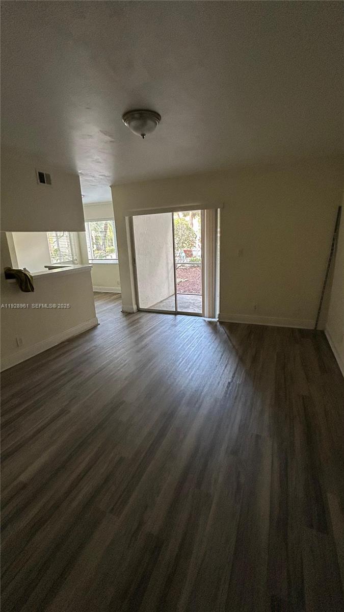 5686 Rock Island Rd # 107