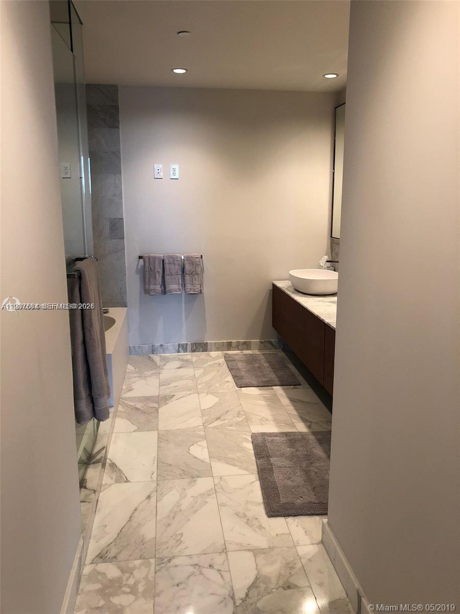 10203 Collins Ave # 605