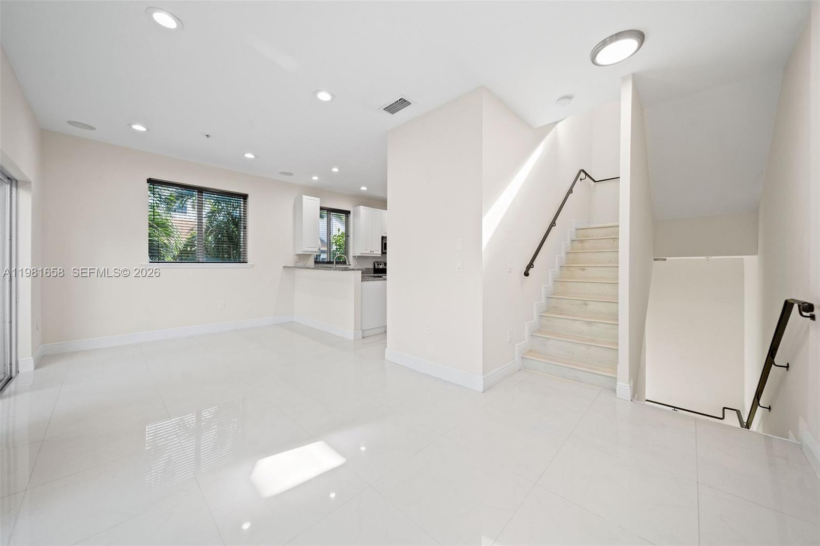 2951 Virginia St # 2957