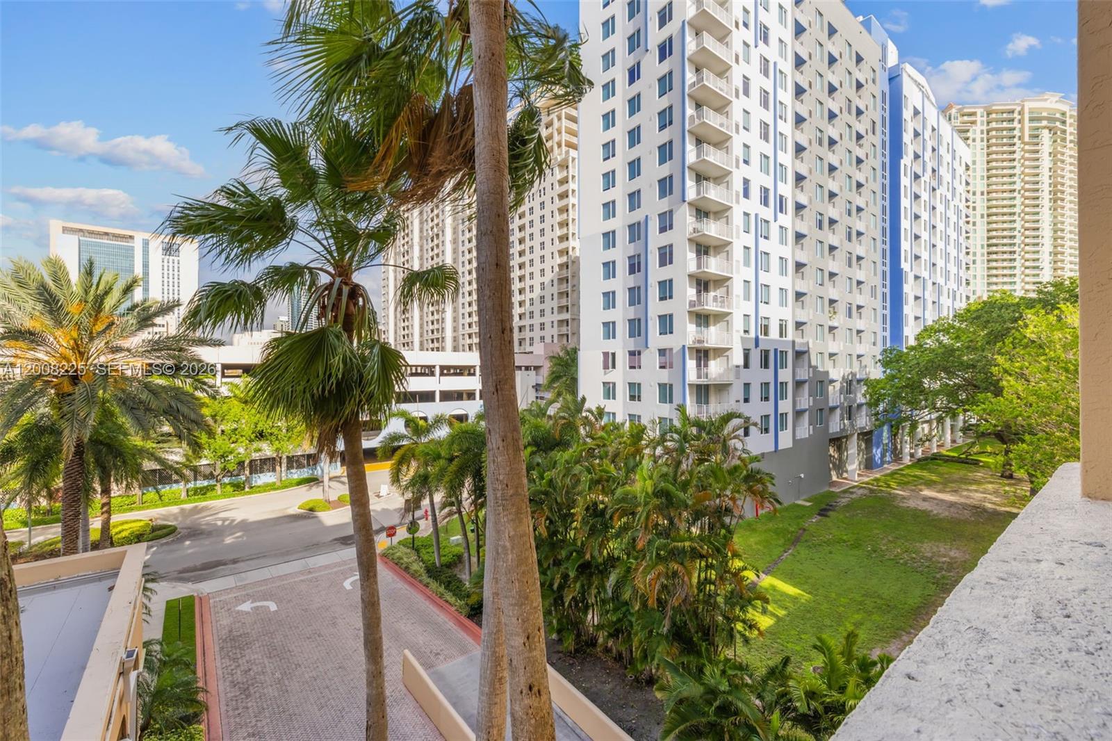 520 SE 5th Ave # 3305