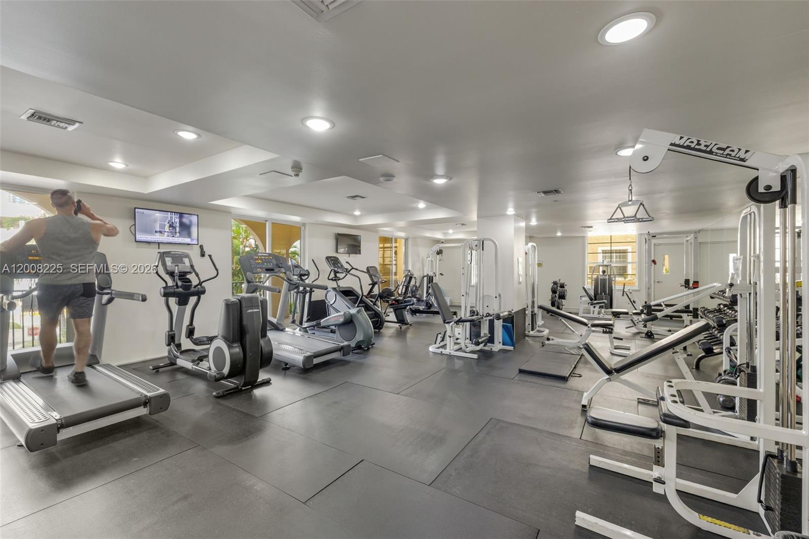 520 SE 5th Ave # 3305