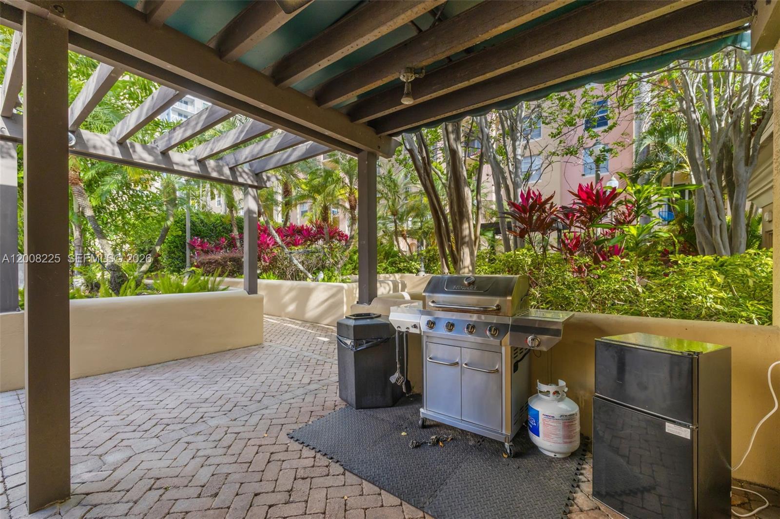 520 SE 5th Ave # 3305