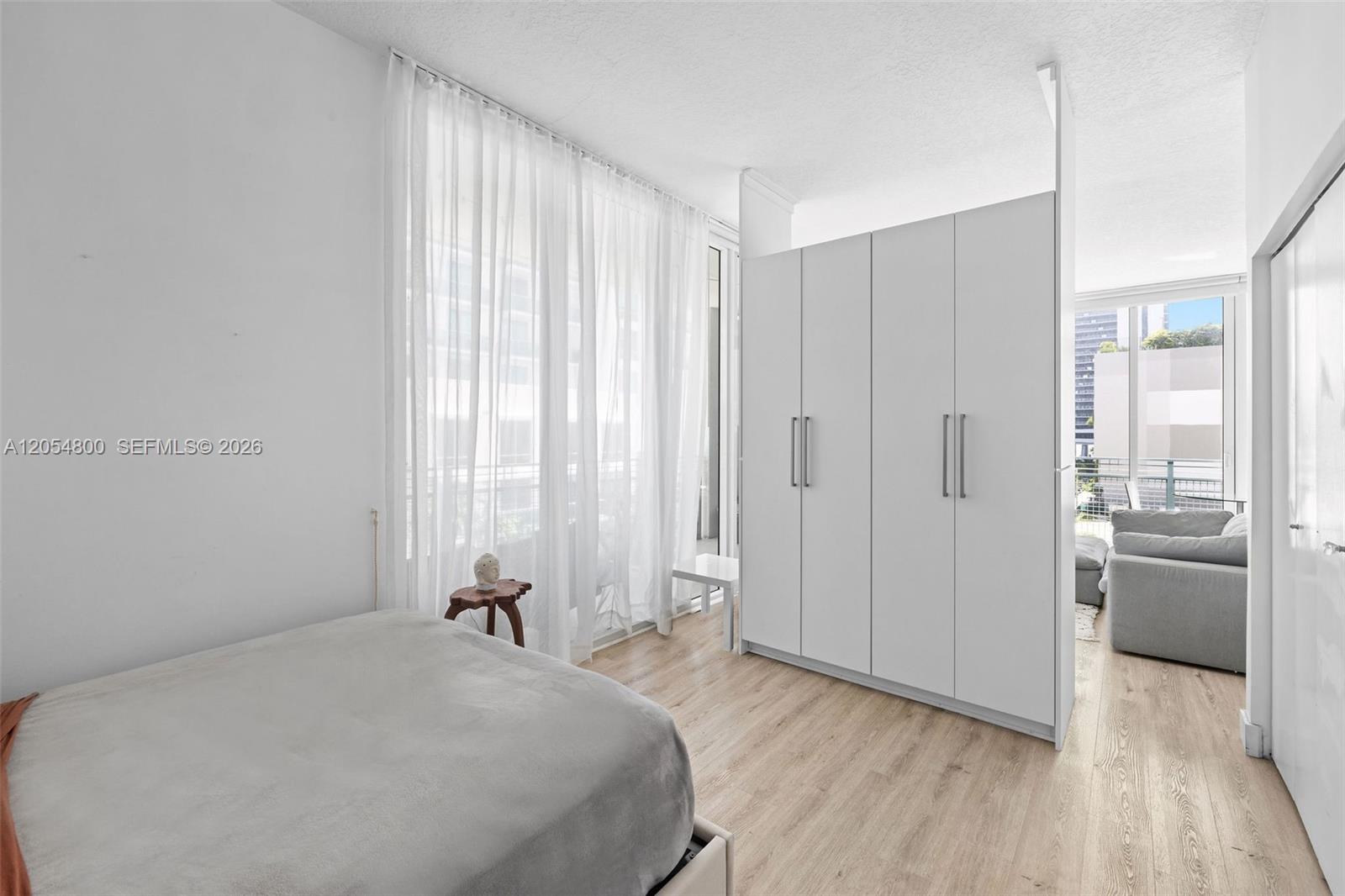 350 NE 24th St # 401