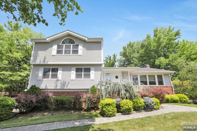 10 Lynn Drive