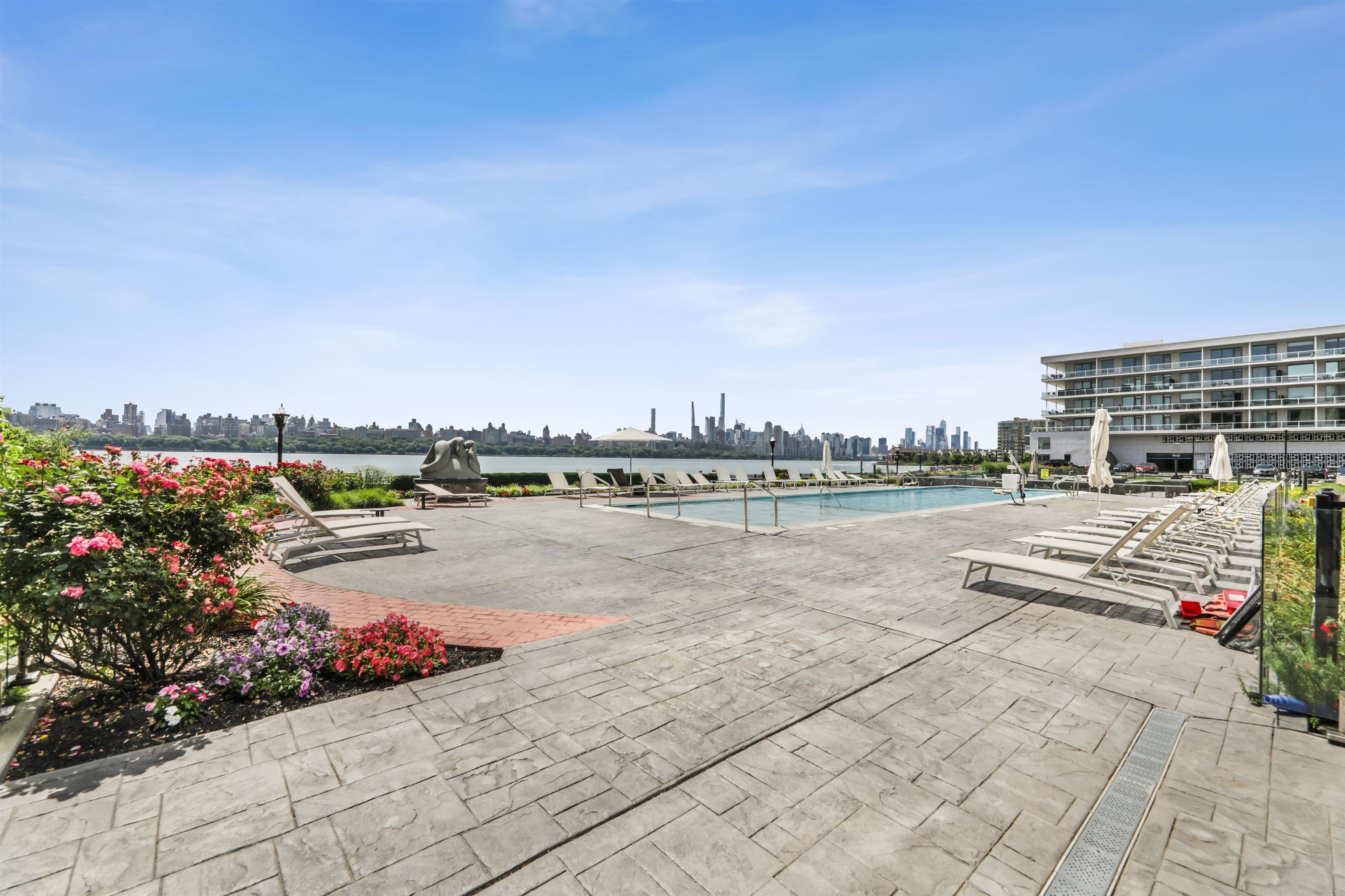 9 SOMERSET LANE Unit: PH606-607