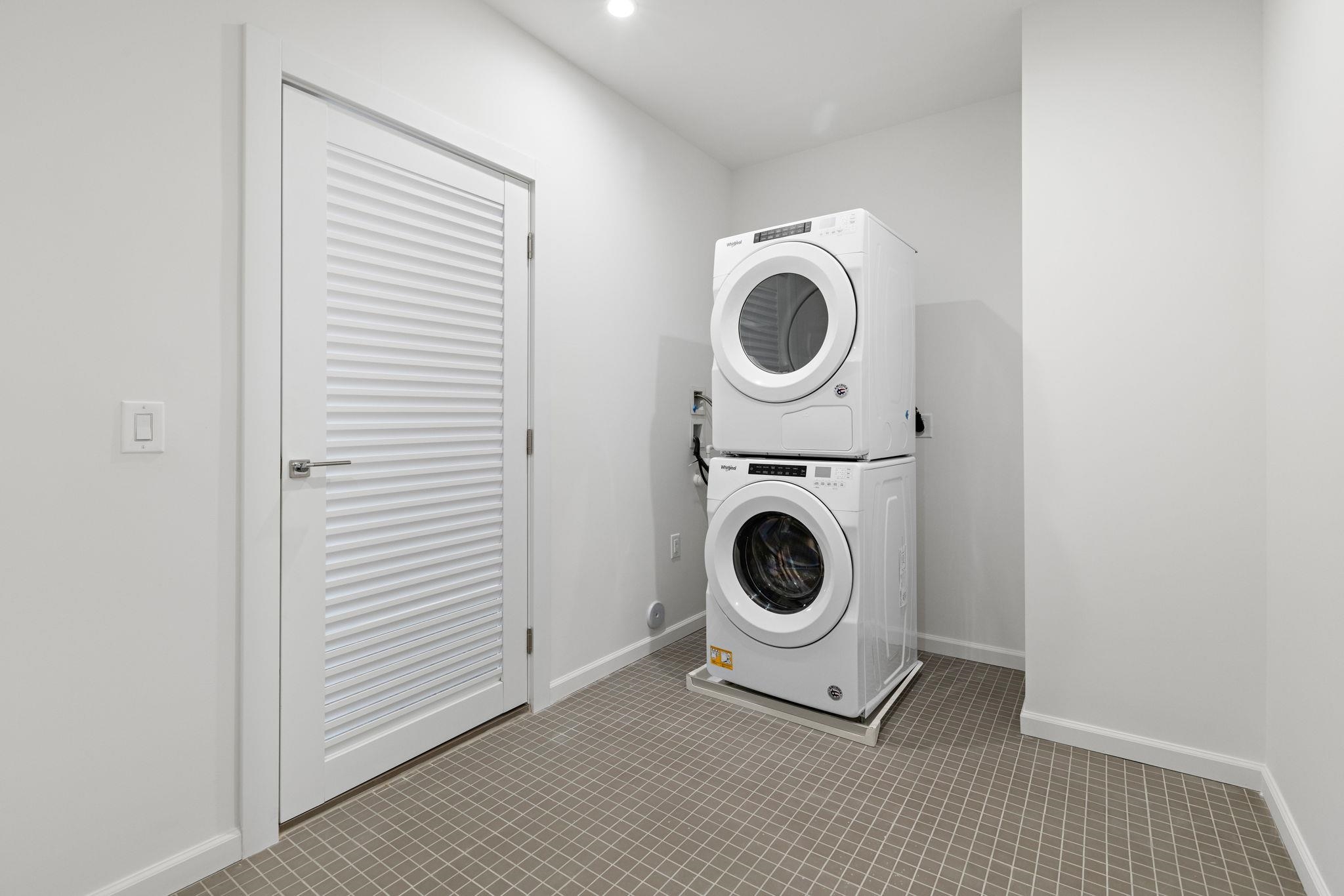 143 OLD RIVER RD Unit: 902