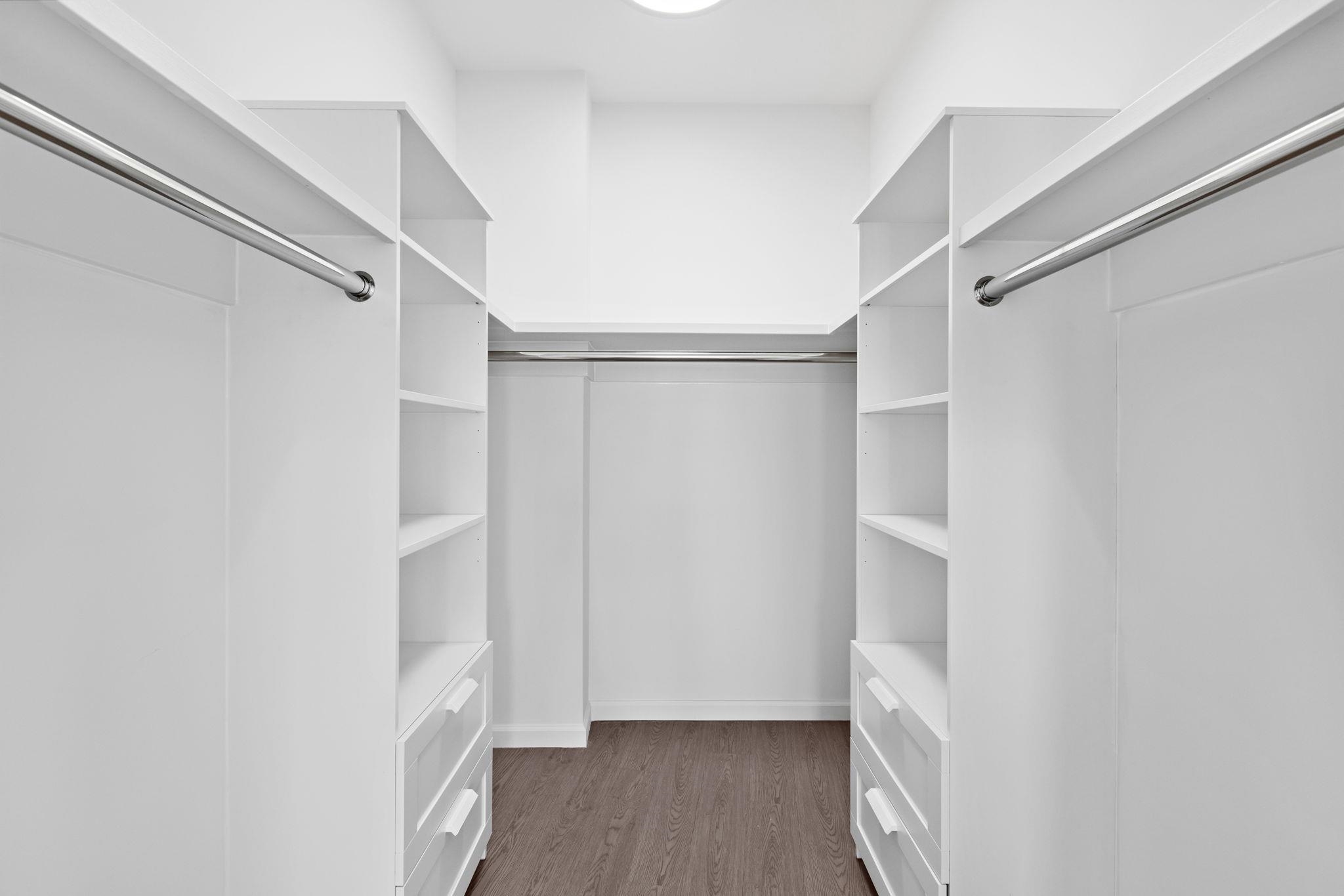 143 OLD RIVER RD Unit: 902