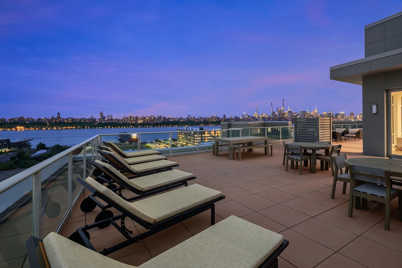 143 OLD RIVER RD Unit: 902