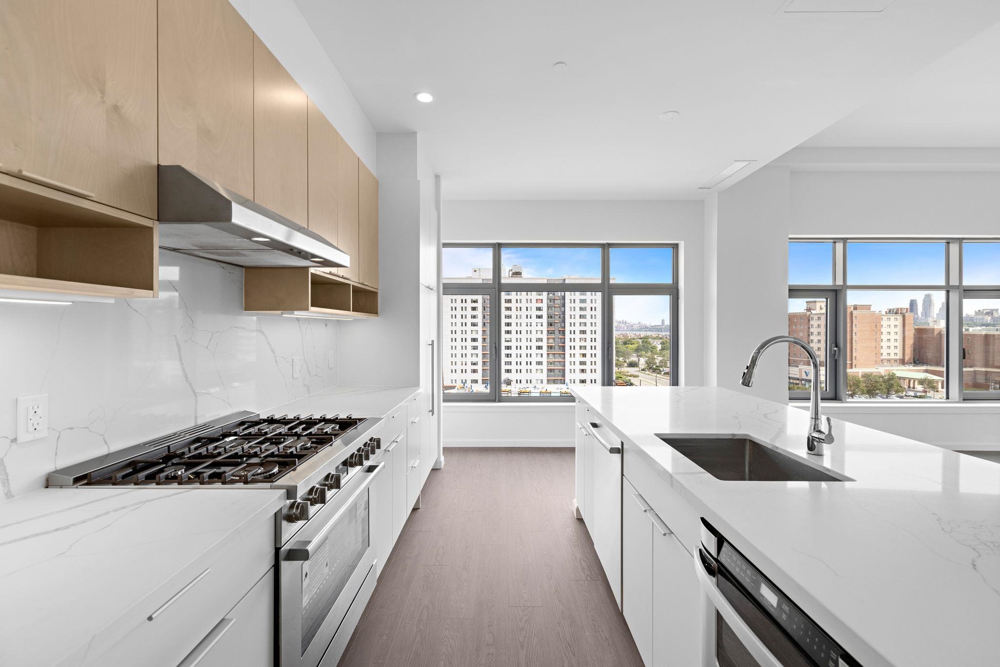 143 OLD RIVER RD Unit: 902