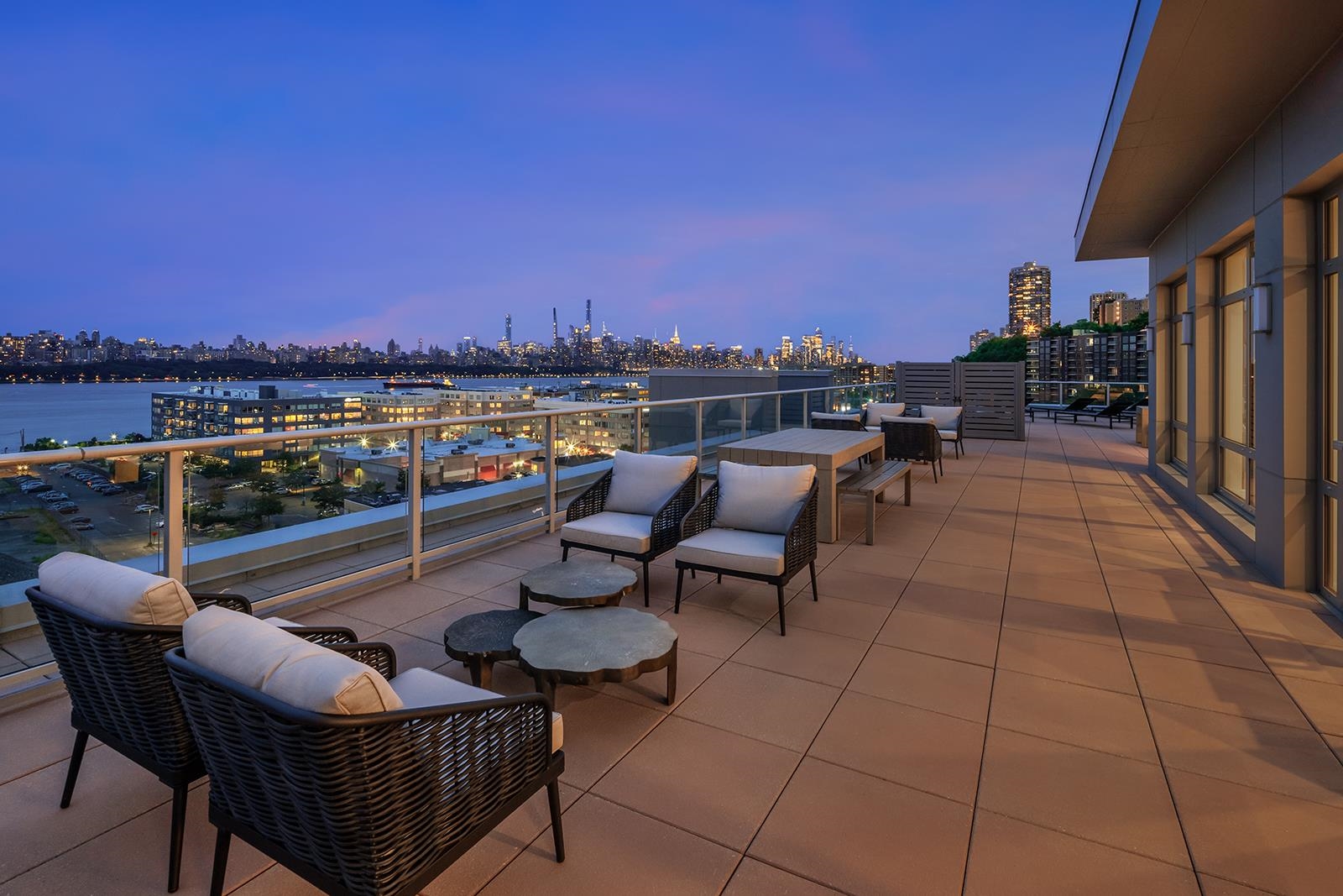 143 OLD RIVER RD Unit: 404