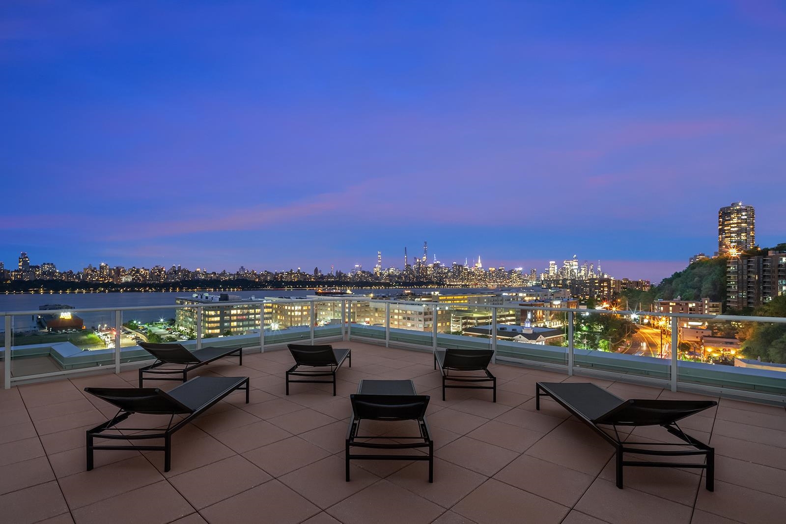 143 OLD RIVER RD Unit: 404