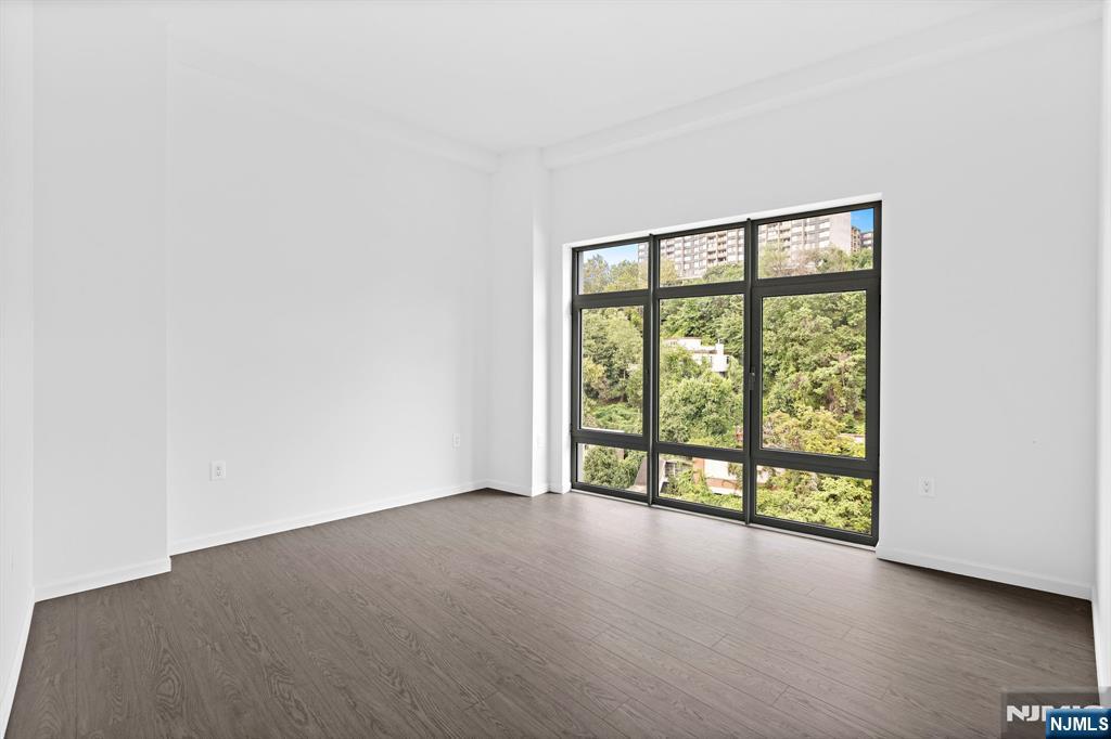143 Old River Road 601