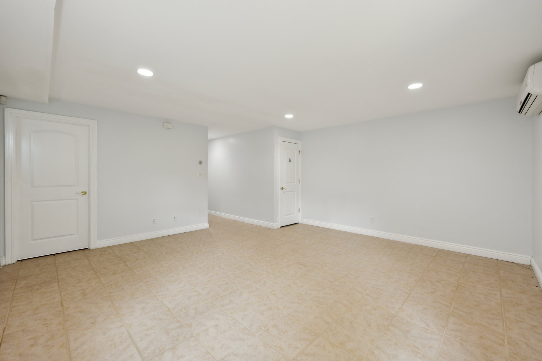 285 Knox Avenue 