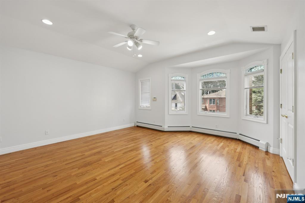 285 Knox Avenue