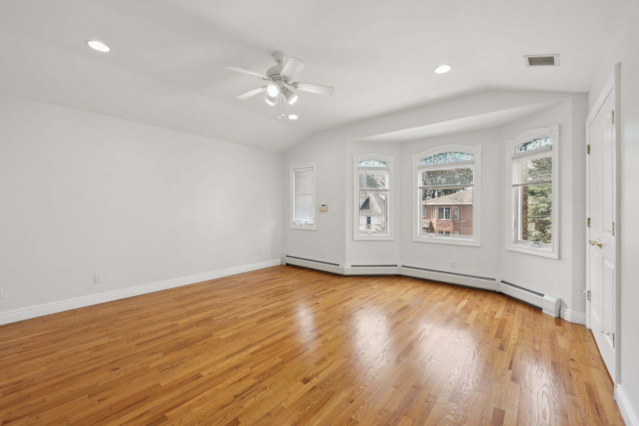 285 Knox Avenue 