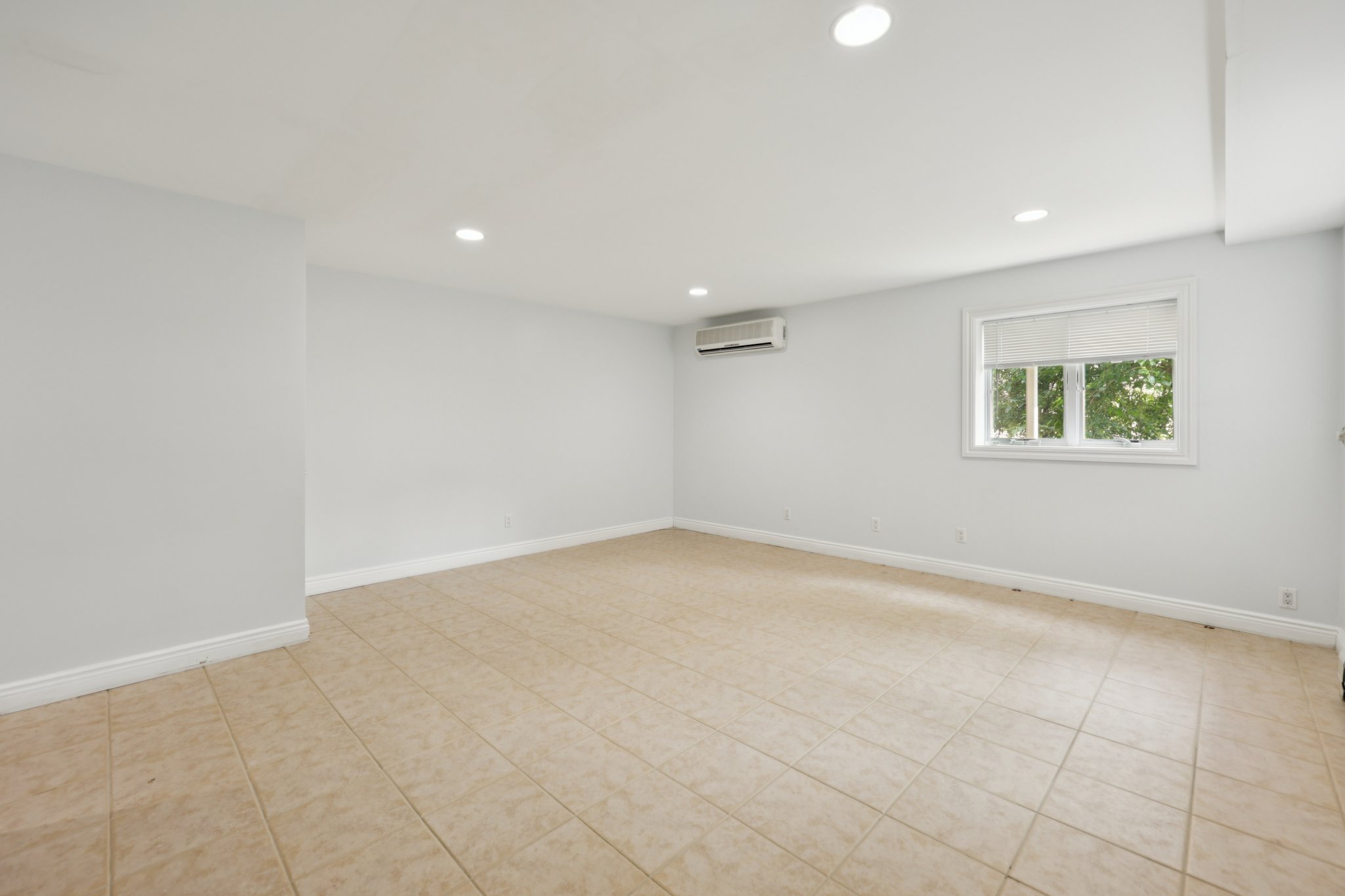 285 Knox Avenue 