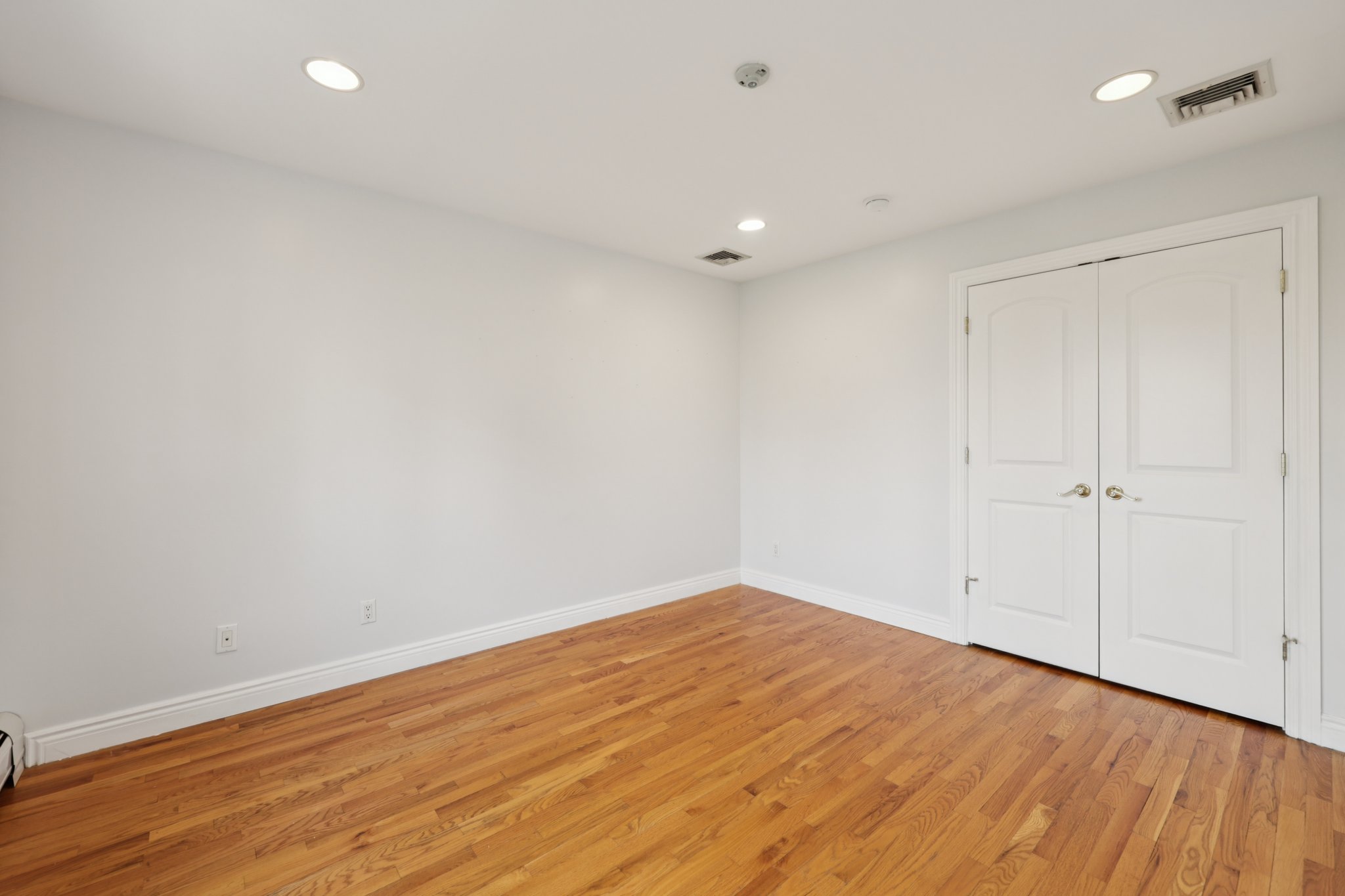 285 Knox Avenue 