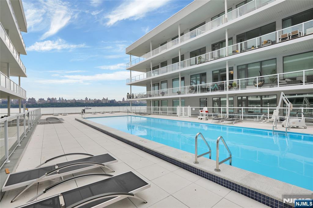 3 Somerset Lane 409