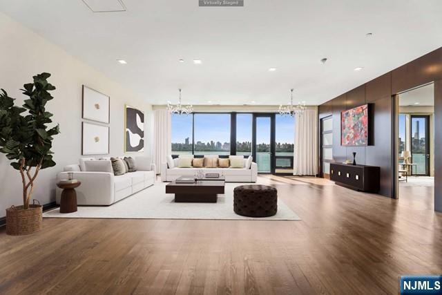 9 Somerset Lane PH606-607