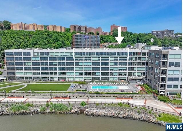 9 Somerset Lane PH606-607