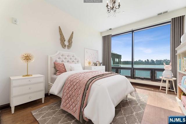 9 Somerset Lane PH606-607