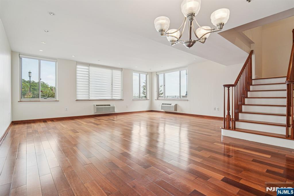 100 Old Palisade PL16