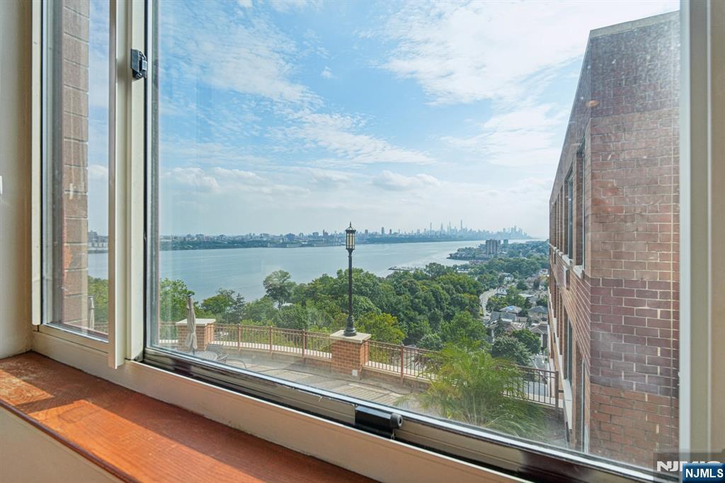 100 Old Palisade PL16