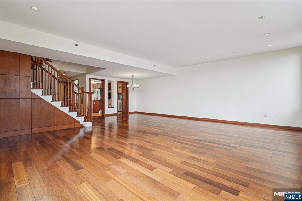 100 Old Palisade PL16