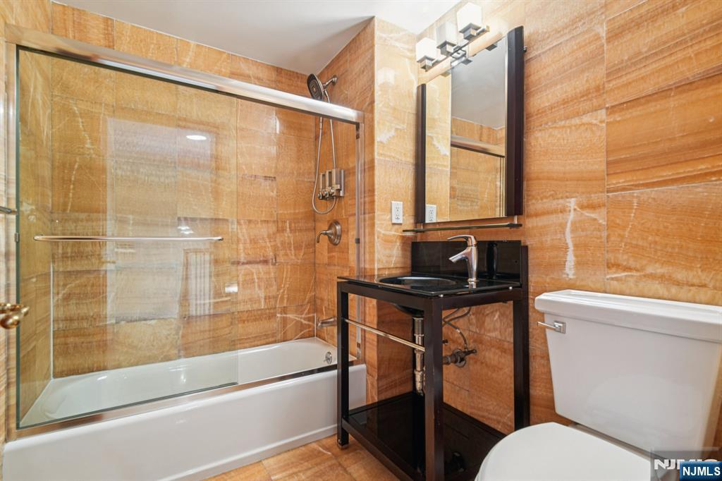 100 Old Palisade PL16