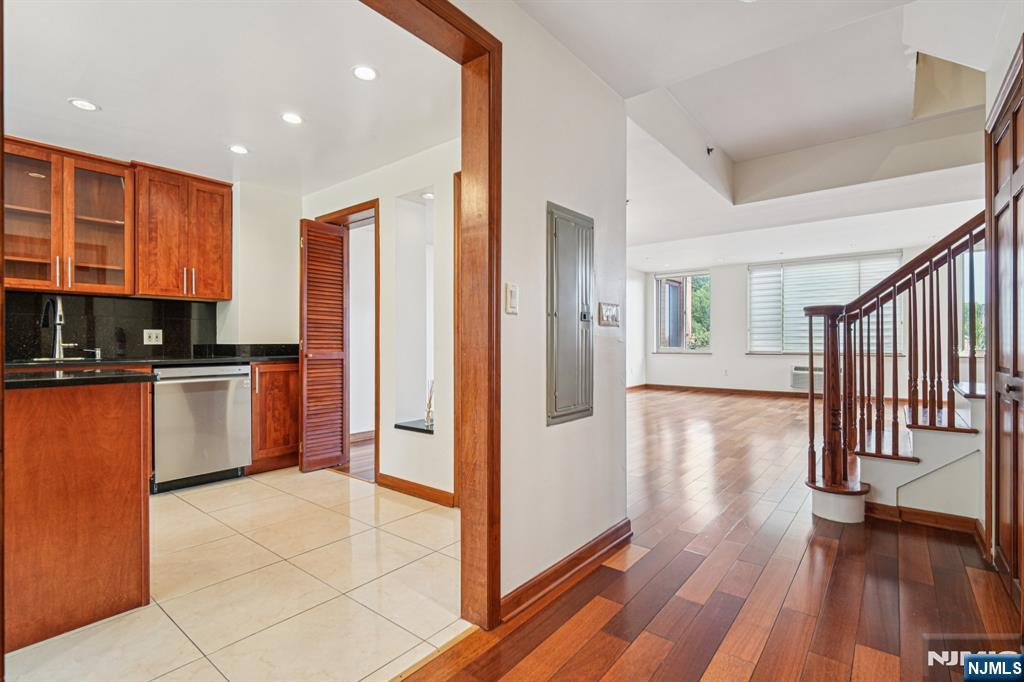 100 Old Palisade PL16