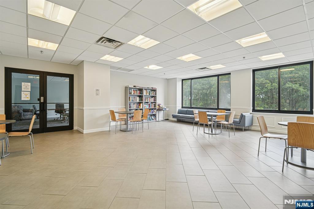 100 Old Palisade PL16