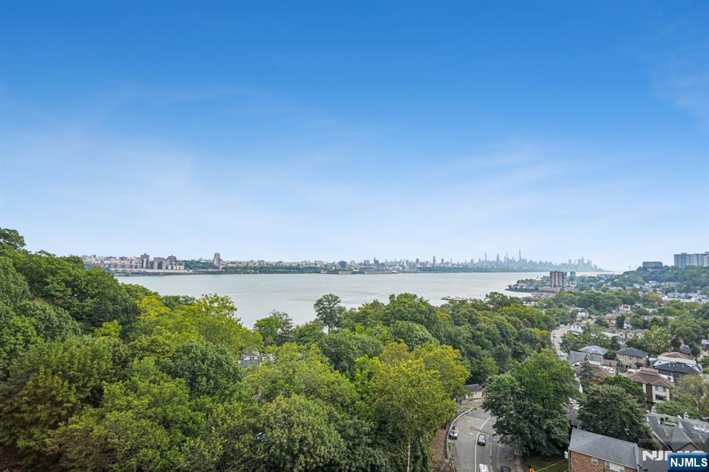 100 Old Palisade PL16