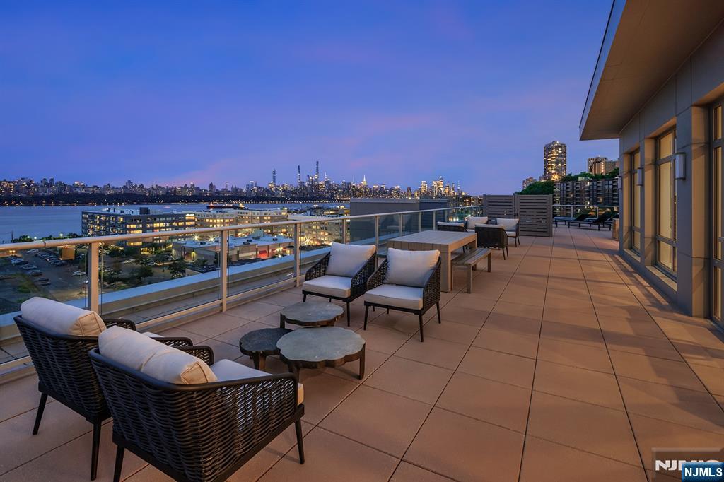 143 Old River Road 404