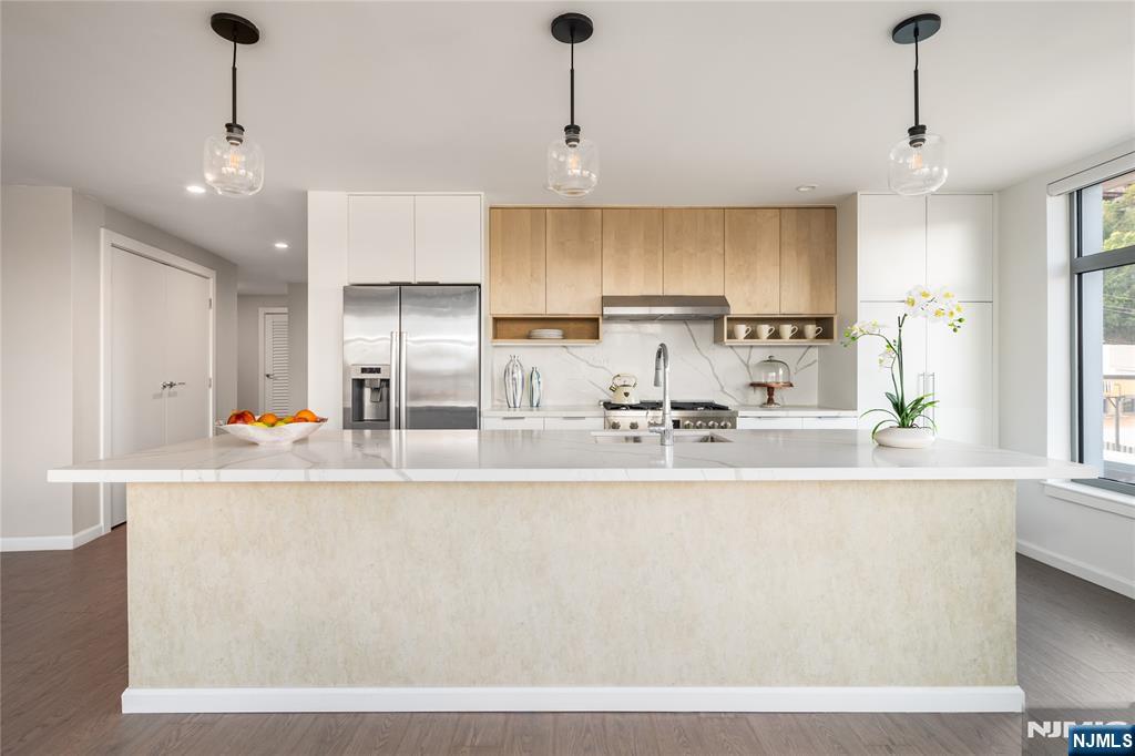 143 Old River Road 404