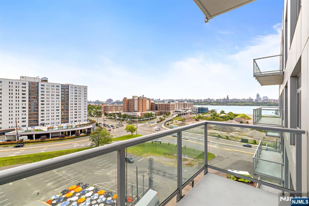 143 Old River Road 501