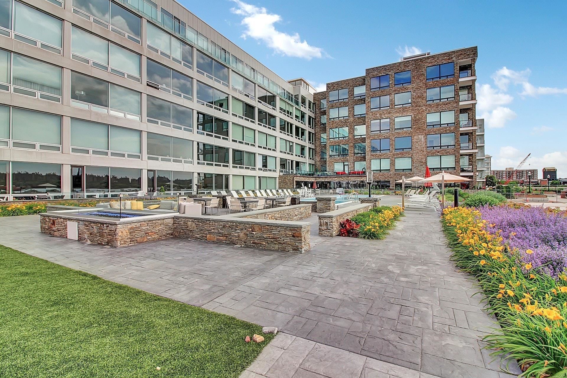 9 SOMERSET LANE Unit: 206