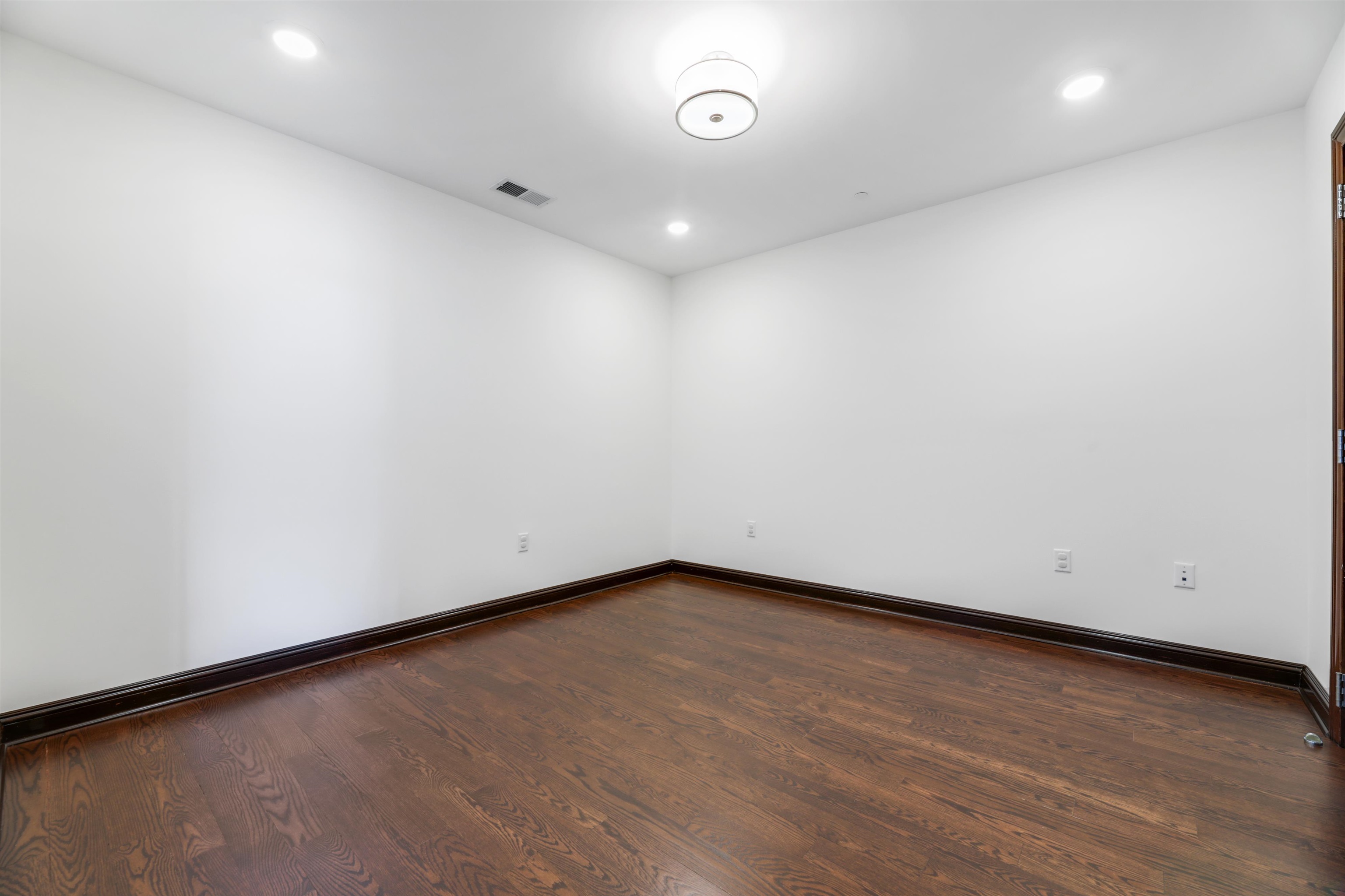 9 SOMERSET LANE Unit: 206