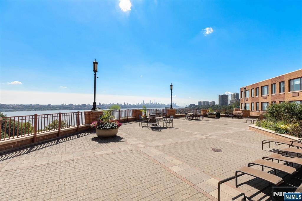 100 Old Palisade Road PL16