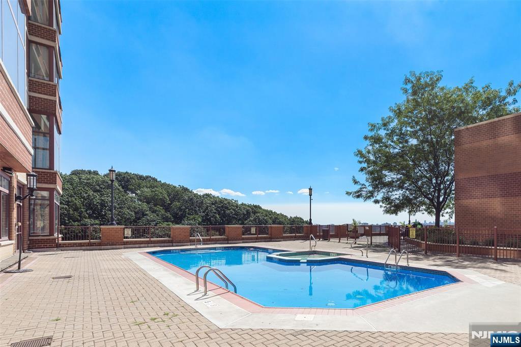 100 Old Palisade Road PL16