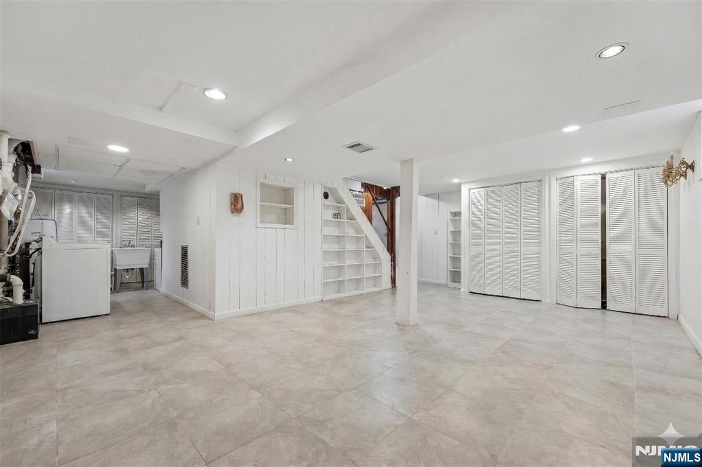 52 Knickerbocker Road