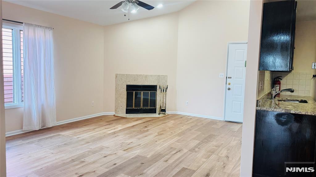 2427C WASHINGTON Avenue C