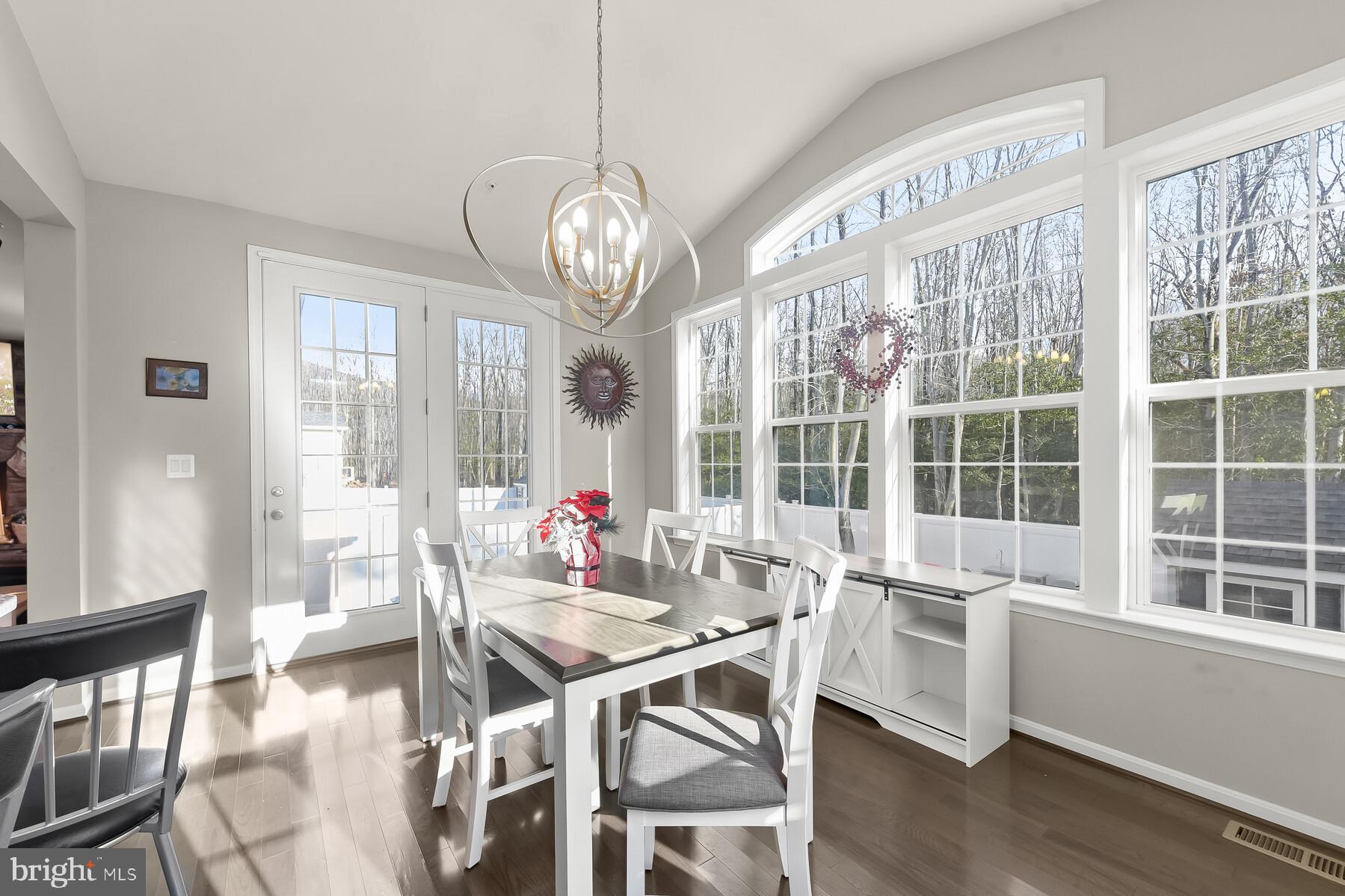 345 Daleview Dr