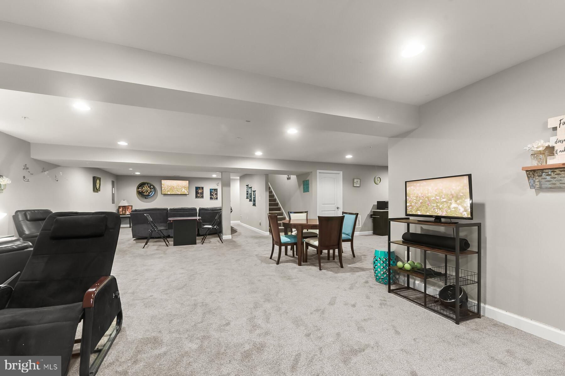 345 Daleview Dr