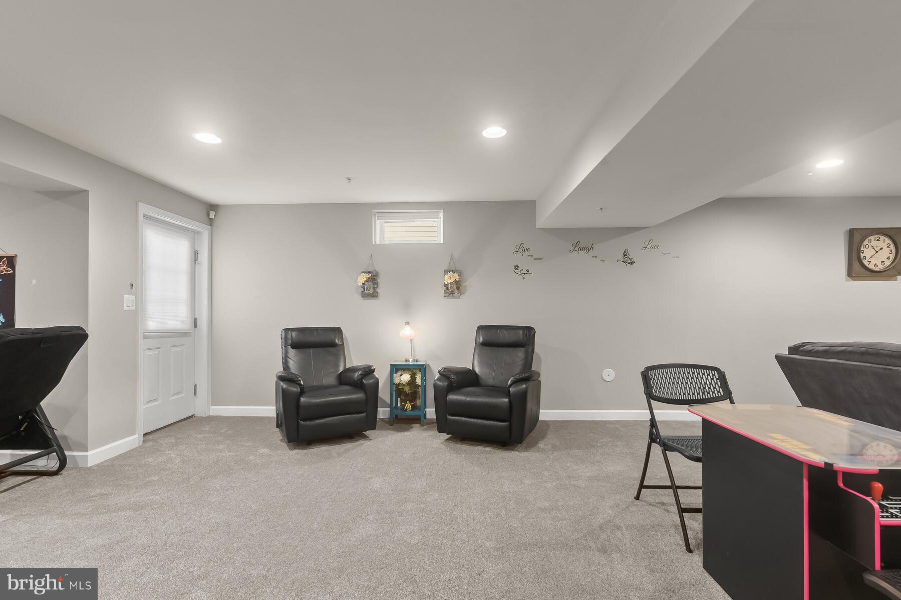 345 Daleview Dr