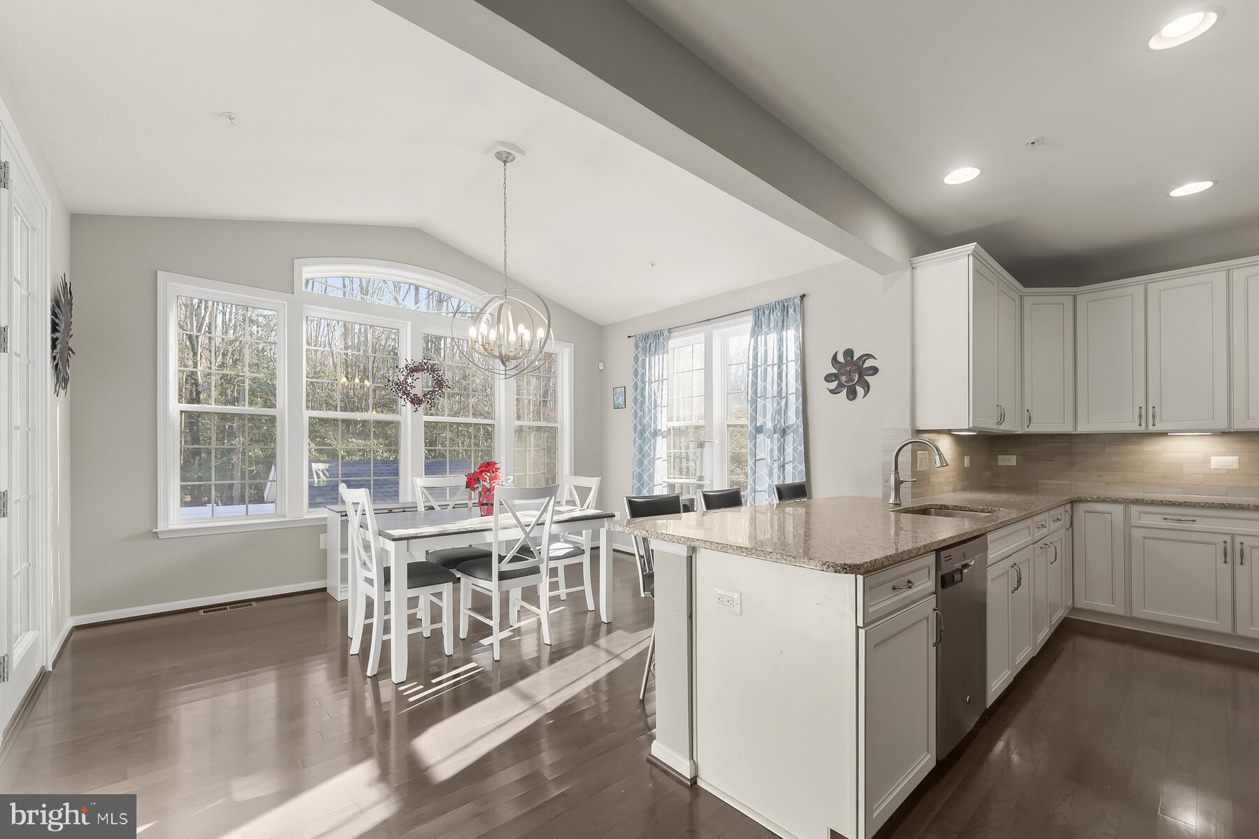 345 Daleview Dr
