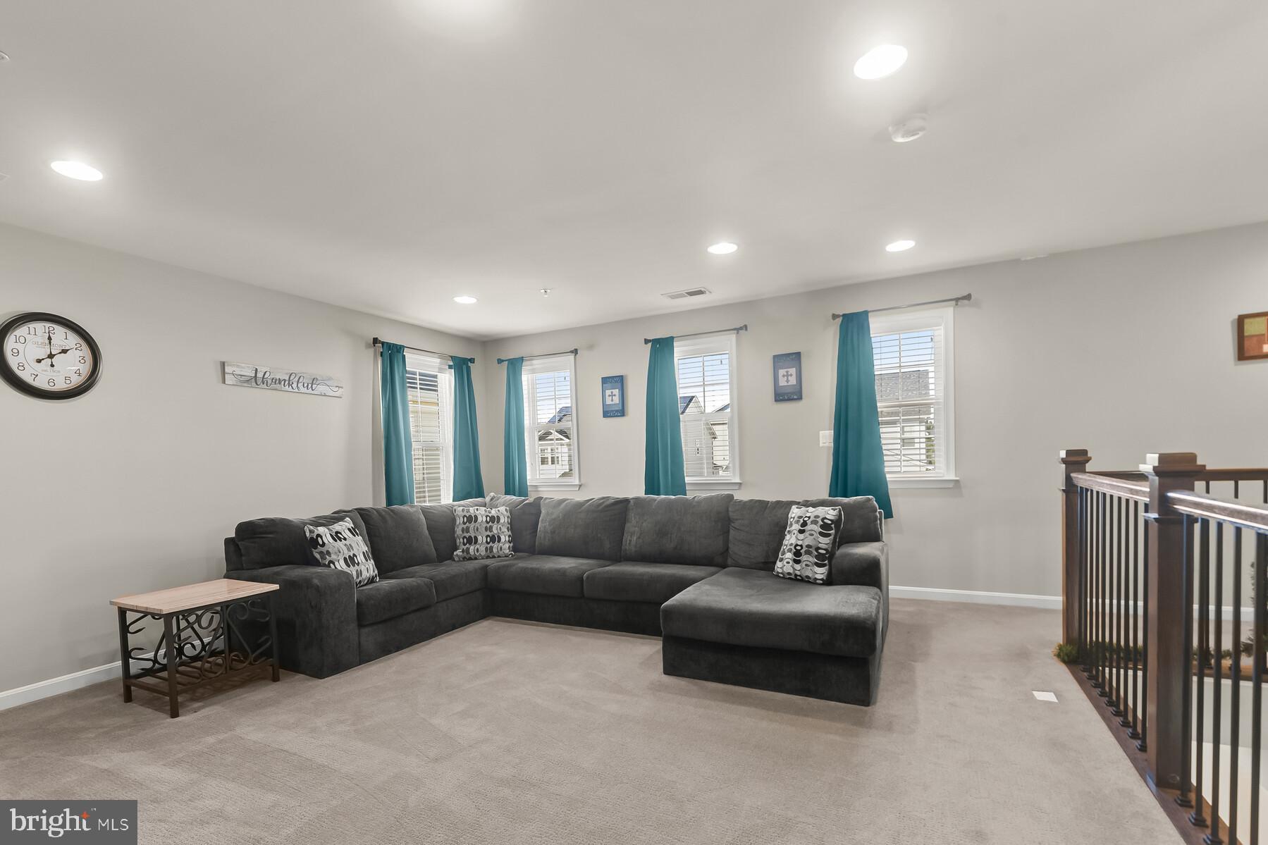 345 Daleview Dr