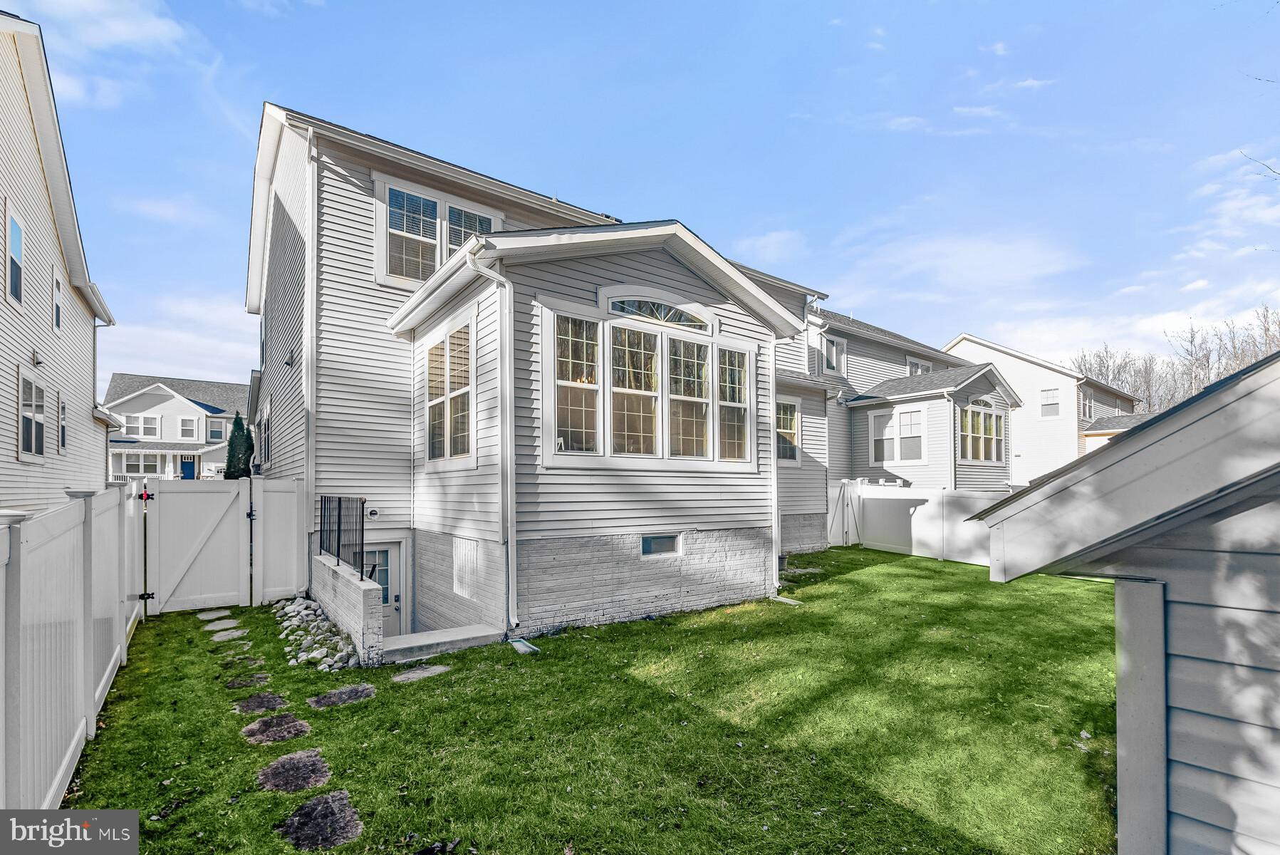 345 Daleview Dr