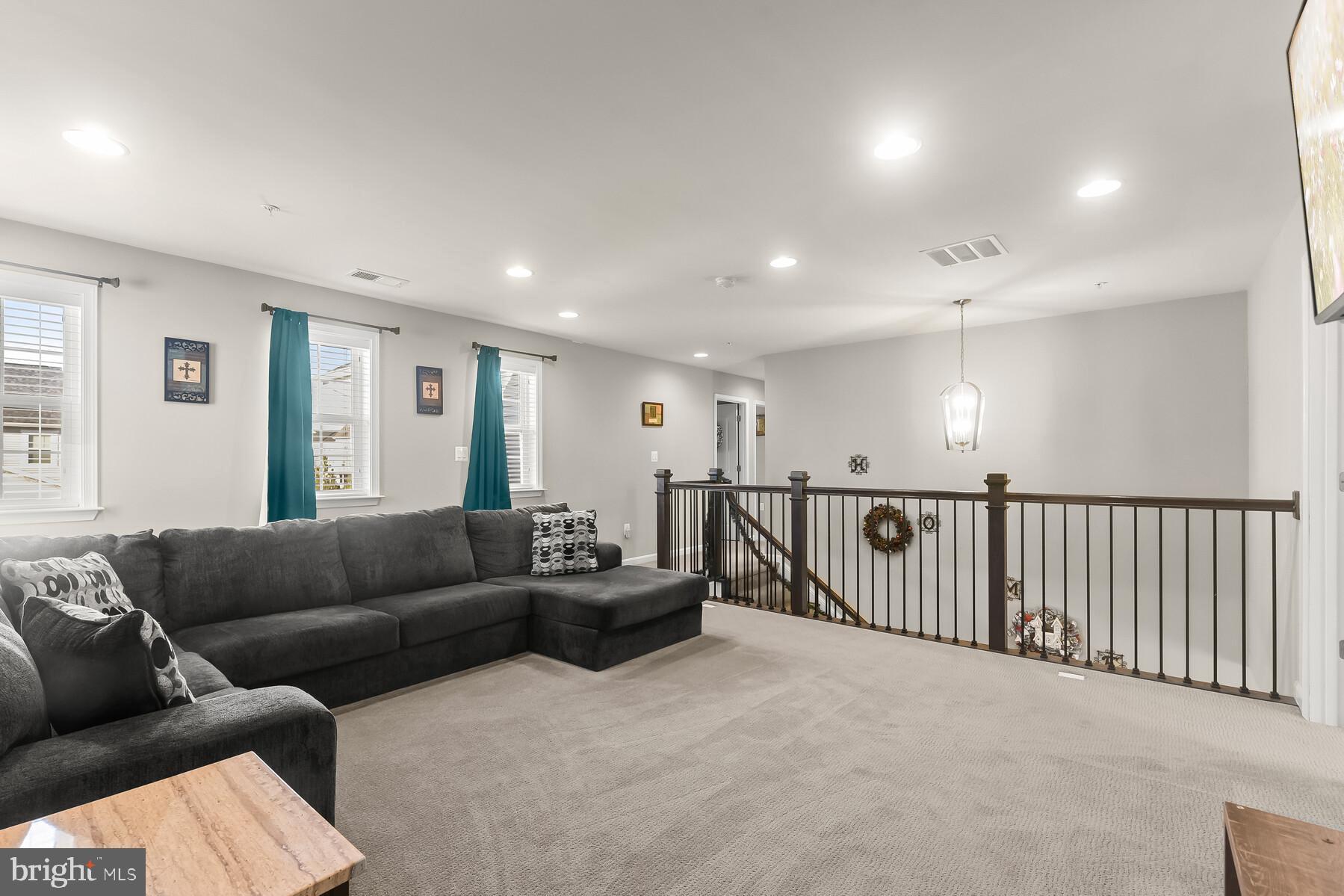 345 Daleview Dr